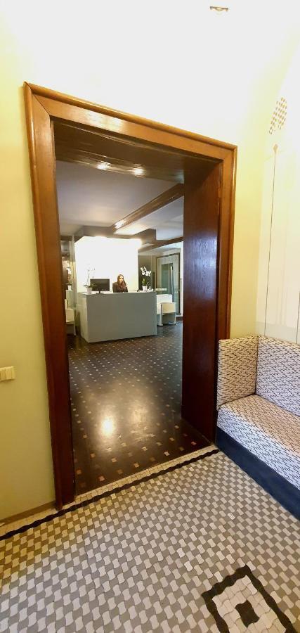 Hotel Okresni Dum Hradec Králové Exteriör bild