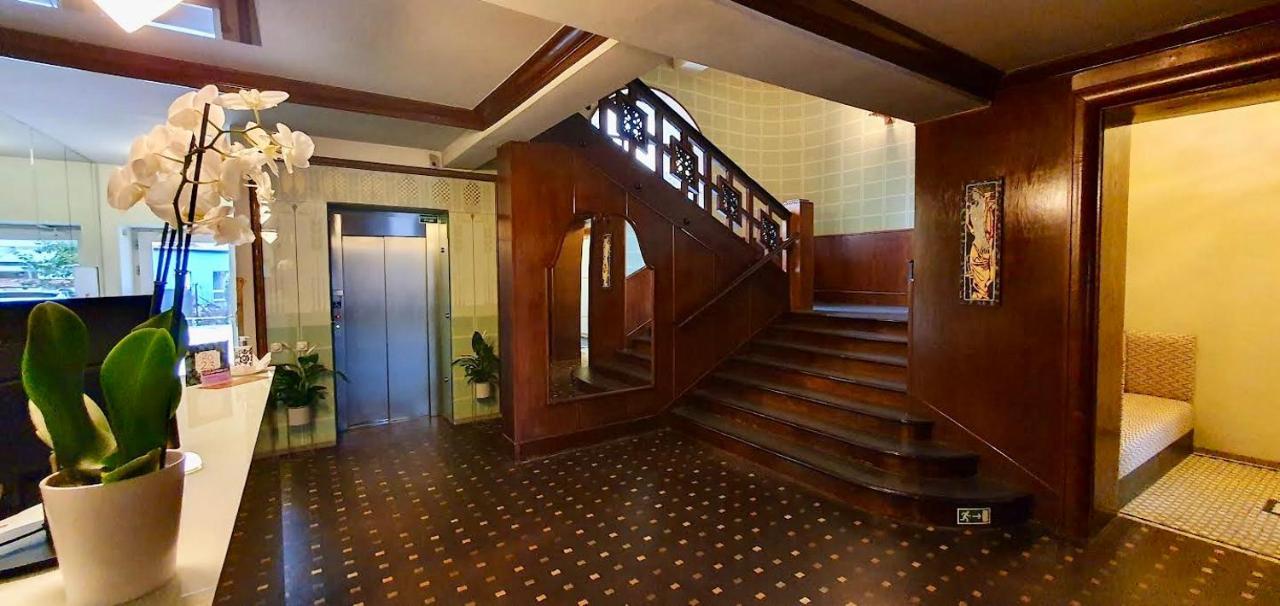 Hotel Okresni Dum Hradec Králové Exteriör bild