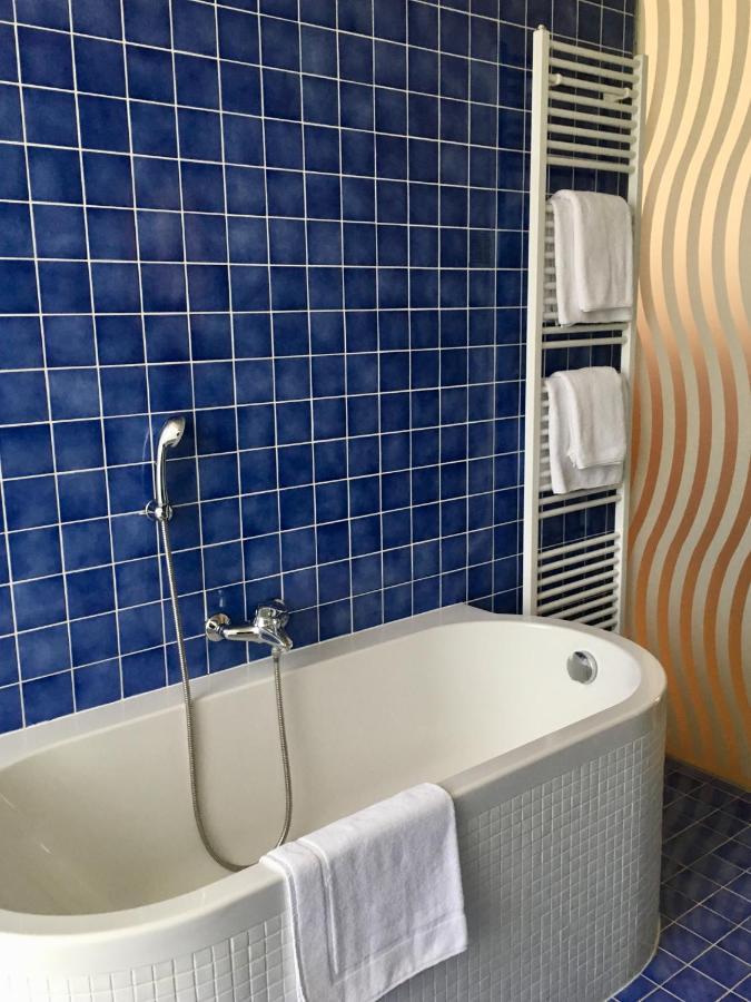 Hotel Okresni Dum Hradec Králové Exteriör bild