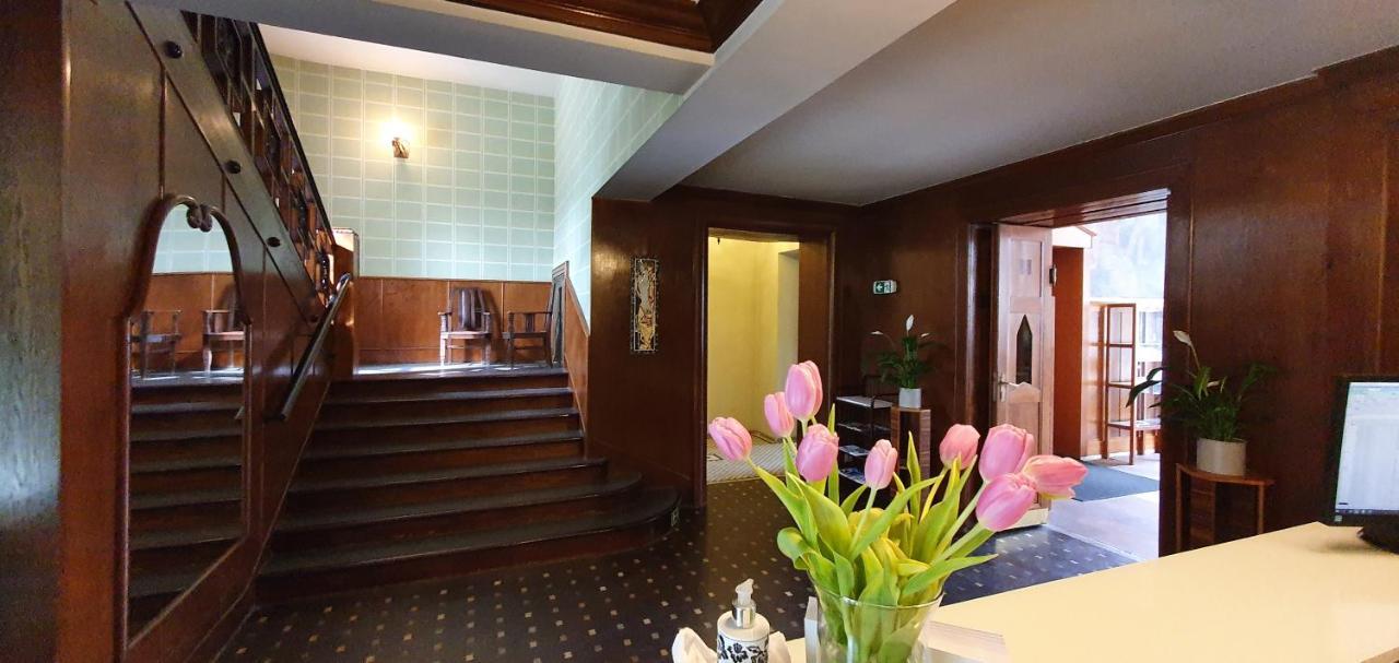 Hotel Okresni Dum Hradec Králové Exteriör bild